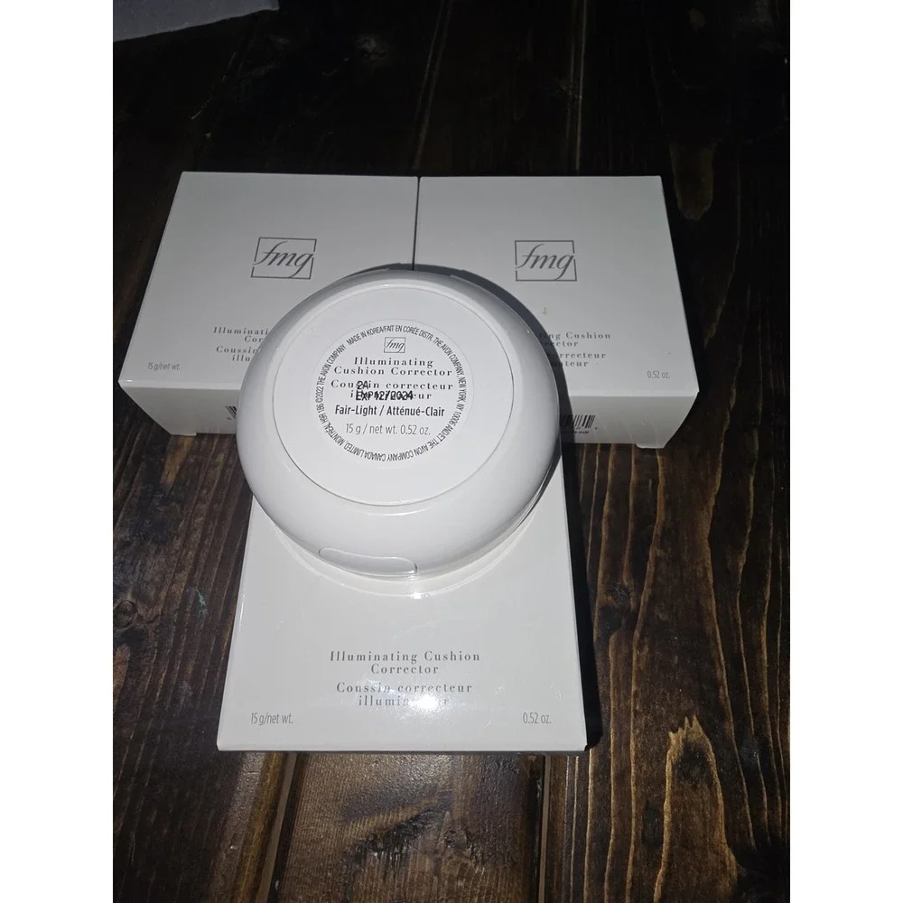 3x Avon FMG Illuminating Cushion Corrector Compact, Shade Fair -Light Makeup‎